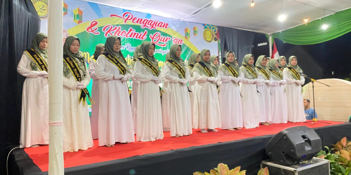 Syiar Lewat Syair: Paduan Suara Ibu-Ibu Masjid Baiturrahmah Desa Menganti