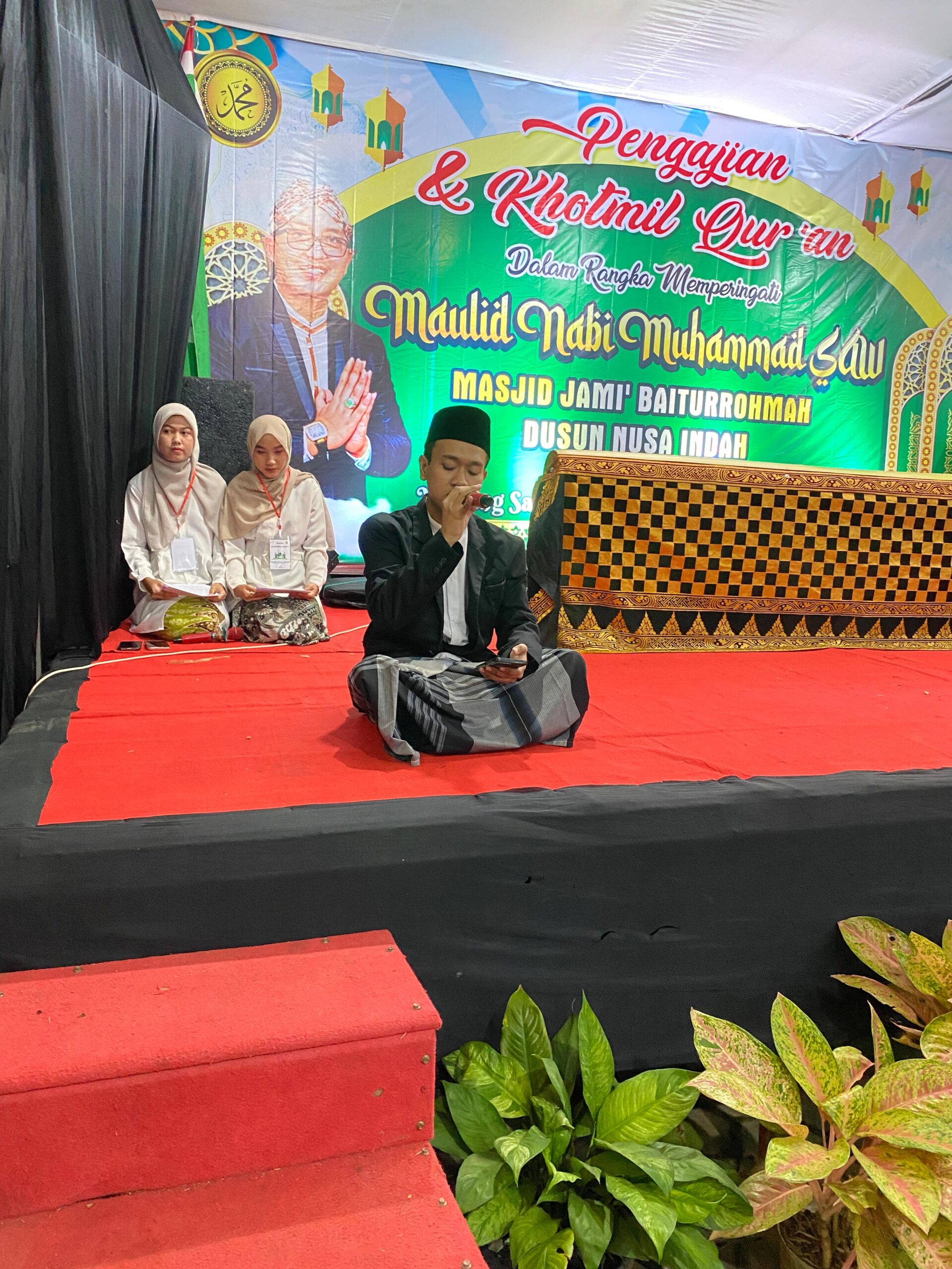 Lantunan Ayat - Ayat Suci Al Qur'an Lantunan Ayat - Ayat Suci Al Qur'an